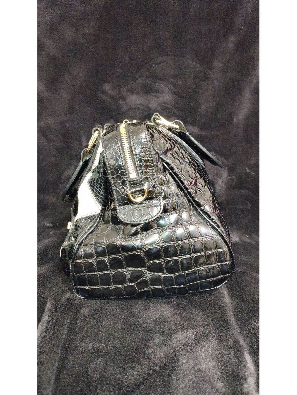 L34. MCM Limited Edition Checkered Patent Leather Bag - Picture 3 of 6